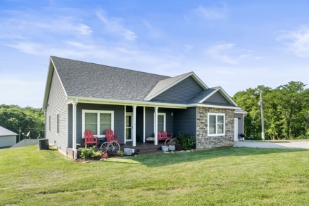 Hamilton Mo Country Estate For Sale - image 2