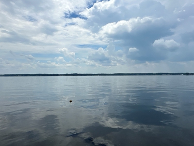 Waterfront Cottage with New Pier in Sought-After River Acres - image 3