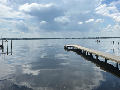 Waterfront Cottage with New Pier in Sought-After River Acres - image 8
