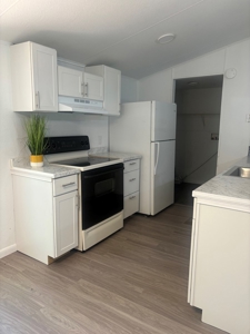 3/2 mobile home, on .18 acres. - image 4