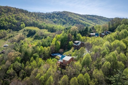 Mountain Home for Sale in Sugar Grove NC - image 17