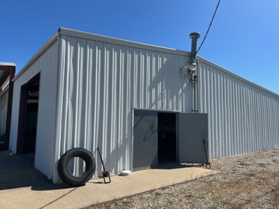 Commercial Building With Office Space - image 6