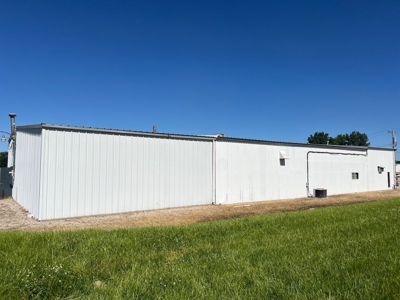 Commercial Building With Office Space - image 4