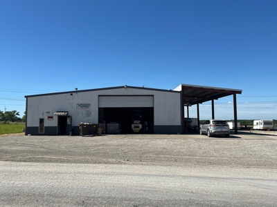 Commercial Building With Office Space - image 1