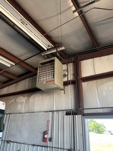 Commercial Building With Office Space - image 9