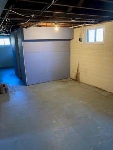 3 Bed, 2 Bath, Home in Town, Full Basement, Garage - image 19