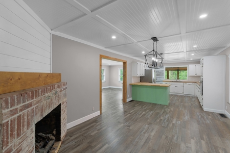 Brick Home for Sale - MIL Suite, Detached Garage - Milan, TN - image 8