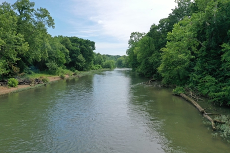 Off Grid Buffalo River Front Cabin & 18.66 Acres $345,900 - image 33