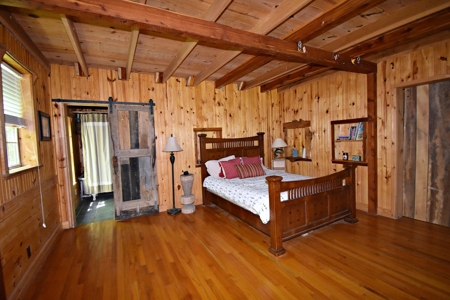 Off Grid Buffalo River Front Cabin & 18.66 Acres $345,900 - image 17