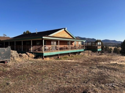 4 bed/2bath, 2584 sq.ft Gorgeous home on 20 acres with barn. - image 5