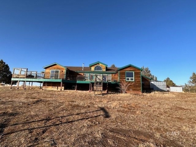 4 bed/2bath, 2584 sq.ft Gorgeous home on 20 acres with barn. - image 1