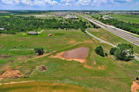 Prime Property for Sale in Weatherford, OK - image 4