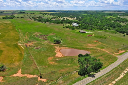 Prime Property for Sale in Weatherford, OK - image 3