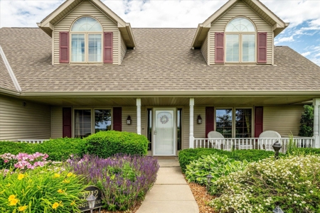 5-Bedroom Acreage with Modern Amenities, Harrison County, IA - image 34