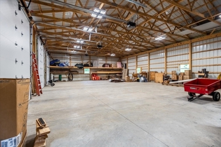 5-Bedroom Acreage with Modern Amenities, Harrison County, IA - image 39