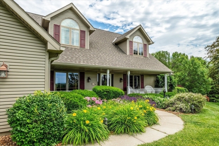 5-Bedroom Acreage with Modern Amenities, Harrison County, IA - image 32