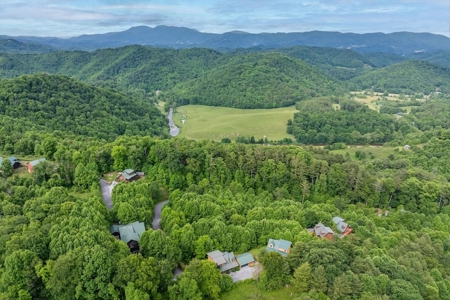 Log Home for Sale in Sugar Grove NC - image 11