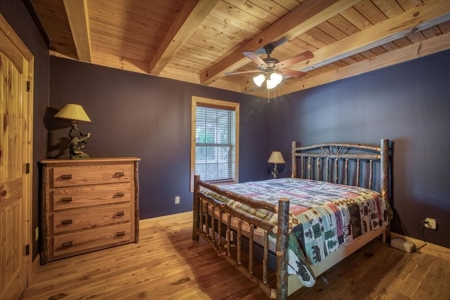 Log Home for Sale in Sugar Grove NC - image 19