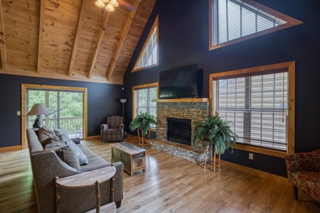 Log Home for Sale in Sugar Grove NC - image 24