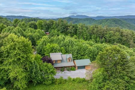 Log Home for Sale in Sugar Grove NC - image 9