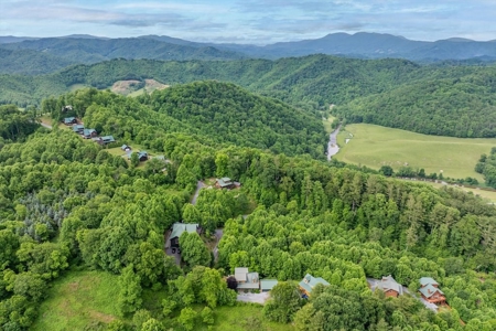 Log Home for Sale in Sugar Grove NC - image 10