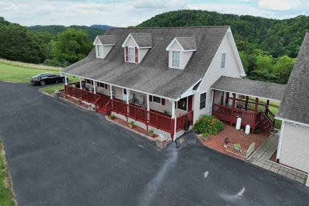 Country Home with Acreage for Sale in Christiansburg VA - image 27