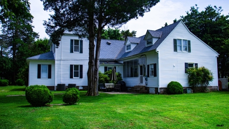 Move-In Ready 1858 Pre-Civil War Home with Modern Updates - image 7