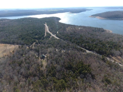 Hobby Farm on 11 Secluded Acres near Bull Shoals Lake - image 1