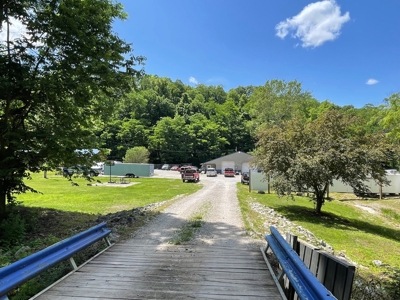 Mini Farm Just Outside Hannibal, Mo. - image 2