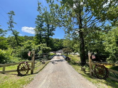 Mini Farm Just Outside Hannibal, Mo. - image 10