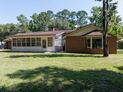 Home On Golf Course With No Hoa In North Fl - image 14