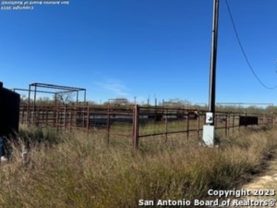 Land with Electric and Well for Sale in Pleasanton, TX - image 4