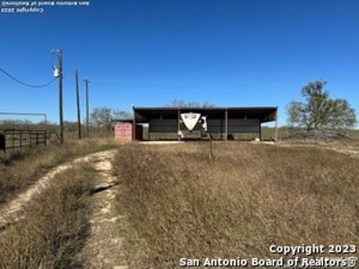 Land with Electric and Well for Sale in Pleasanton, TX - image 2