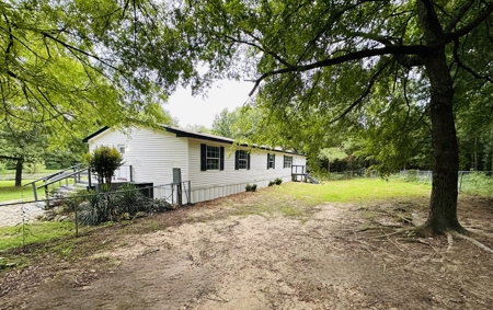 4Br-3Ba Winnsboro Wood County East Texas 33+ Acres & Pond - image 2