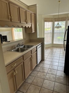 Charming 2-Bedroom Condo in Searcy, Arkansas - image 2