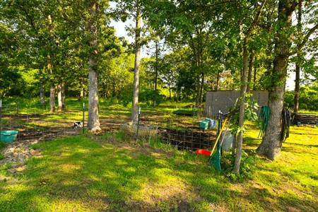 Home For Sale Stockton Lake, MO - image 16