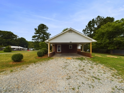 Completely renovated home in Lexington NC on +/- 1.13 Acres - image 1