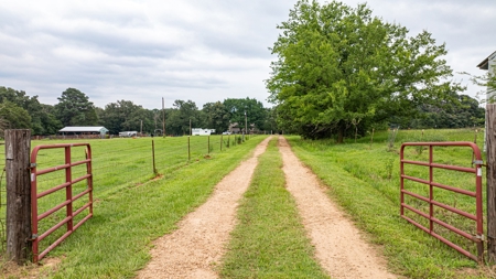 9.7 Acres Country Home Shop Pond Rv Cover-Hookups East Texas - image 23