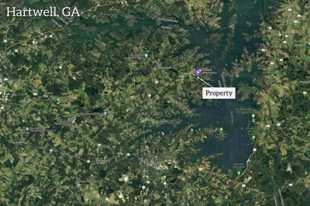 Beautiful 1.5 acre lot on Lake Hartwell with covered dock - image 2