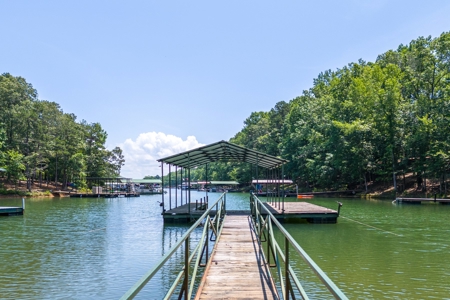Beautiful 1.5 acre lot on Lake Hartwell with covered dock - image 14