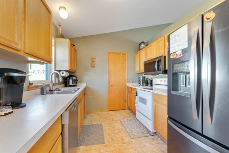 Ranch Home in the Park Ridge Subdivision Baraboo WI - image 10