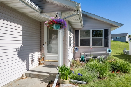 Ranch Home in the Park Ridge Subdivision Baraboo WI - image 2