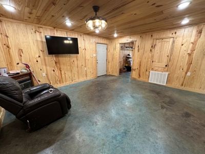 Country Home For Sale on 12.7+/- Acres in Ward, AR - image 12