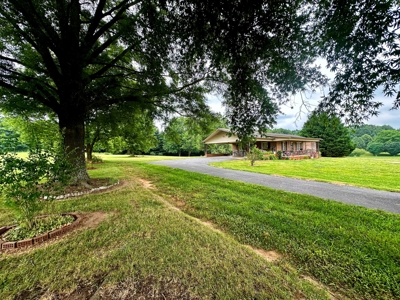 Home in Alexander County on +/- 31.26 Acres - image 3