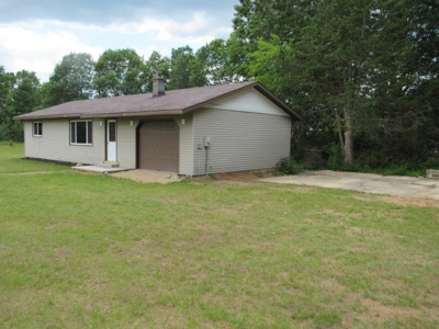 Two Bedroom Ranch on 6.48 Acres Montello WI - image 3