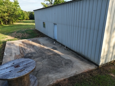 ±24.1 Acres Of East Texas Land With Insulated Shop And Pond - image 26
