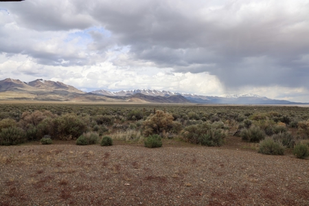 Eastern Oregon Country Home - image 25