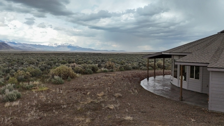 Eastern Oregon Country Home - image 6