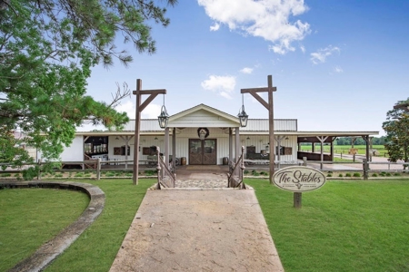 Running Creek Ranch - A Premier Equestrian and Sporting Retreat - image 12