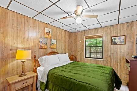 Two homes and three cabins on live year round creek in Shady - image 34